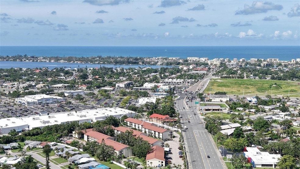 2220 Stickney Point Rd, Unit 519 in Sarasota, FL - Building Photo