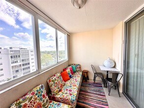 500 NE 12th Ave in Hallandale Beach, FL - Building Photo - Building Photo