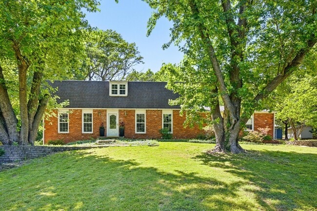 property at 1306 Marion Dr