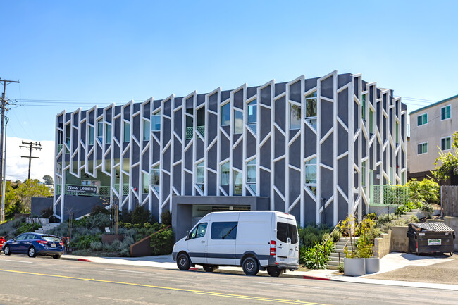 Haven Point Loma in San Diego, CA - Foto de edificio - Primary Photo