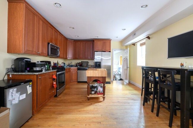 57 Otis St, Unit 2