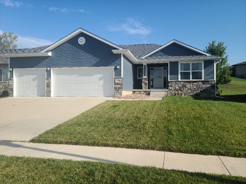 9020 Blacksmith Rd in Lincoln, NE - Foto de edificio