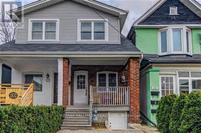 property at 31 Hiawatha Rd