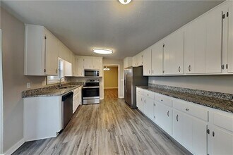 3932 Fairington Dr in Marietta, GA - Building Photo - Building Photo