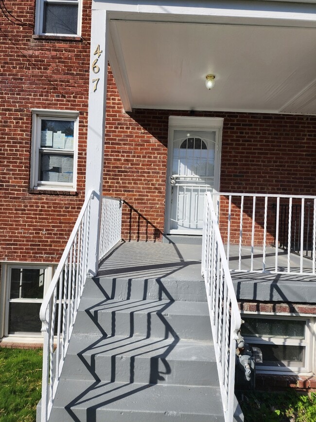 property at 467 Burbank St SE