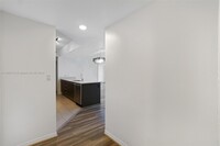 55 SE 6th St, Unit 2105 in Miami, FL - Building Photo - Building Photo