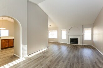 7586 W Montebello Ave in Glendale, AZ - Building Photo - Building Photo