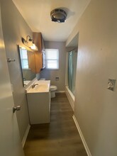 501 E Staat St in Fortville, IN - Foto de edificio - Building Photo