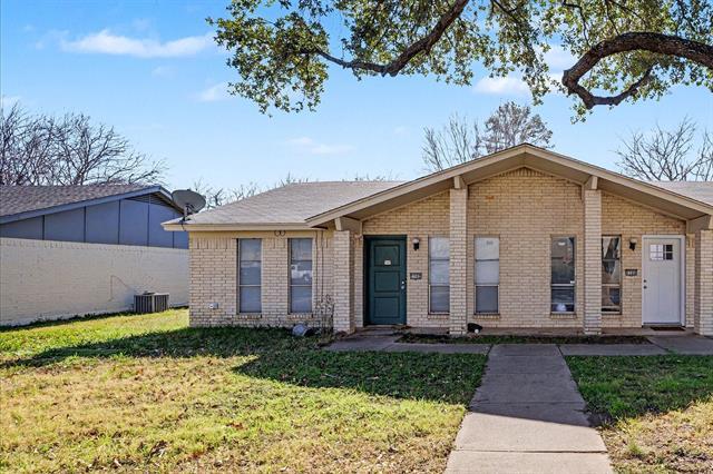 7700 Mary Dr in North Richland Hills, TX - Foto de edificio - Building Photo