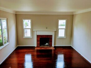 1128 16th St, Unit Front House in Santa Monica, CA - Building Photo - Building Photo