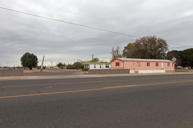 850 S Main St in Florence, AZ - Foto de edificio - Building Photo