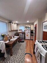 359 Western Ave, Unit 2 in Cambridge, MA - Foto de edificio - Building Photo