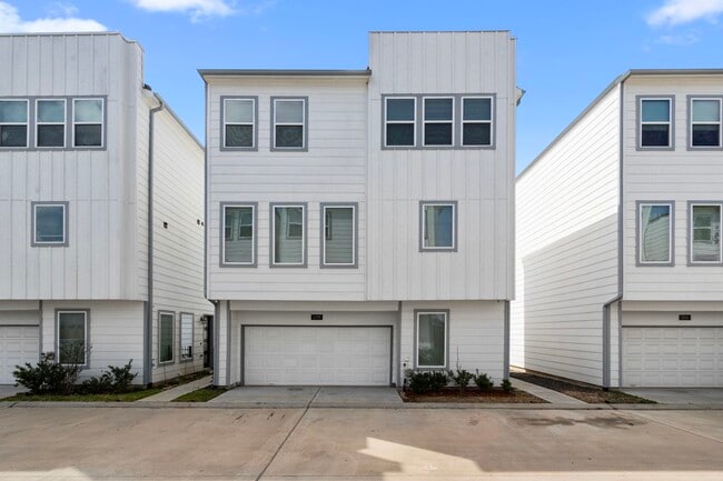 property at 1739 Cove Cres Ct