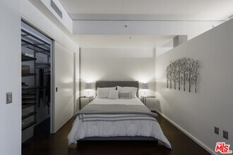 1155 S Grand Ave in Los Angeles, CA - Foto de edificio - Building Photo