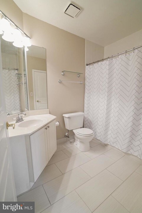 12915 Alton Square-Unit -312 in Herndon, VA - Building Photo