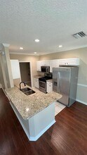 9421 W Park Village Dr in Tampa, FL - Building Photo - Building Photo