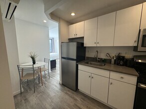 433 W 53rd St in New York, NY - Building Photo - Building Photo