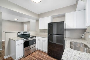 1303 S 2nd St in Conroe, TX - Building Photo