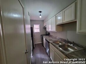 911 Vance Jackson Rd in San Antonio, TX - Building Photo - Building Photo