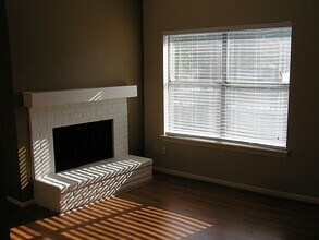 712 Bering Dr in Houston, TX - Building Photo - Building Photo