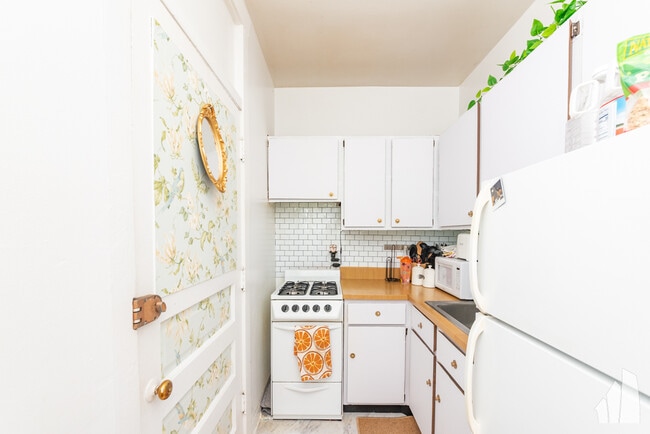 property at 3024 N Halsted St