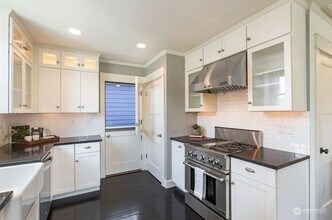3130 Broadway E in Seattle, WA - Building Photo - Building Photo