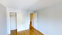 12 Euston St, Unit 4 in Brookline, MA - Foto de edificio - Building Photo