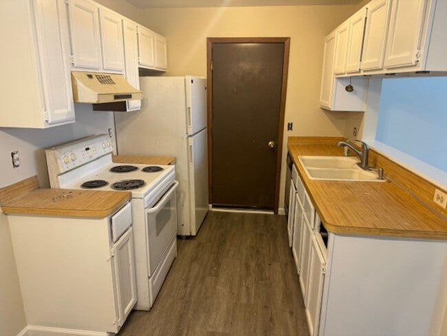 2673 Brookdale Ln in Brooklyn Park, MN - Building Photo - Building Photo