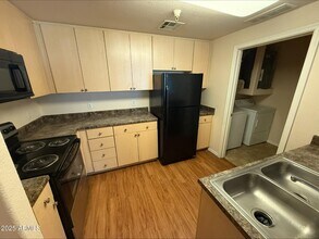 18416 N Cave Creek Rd in Phoenix, AZ - Building Photo - Building Photo