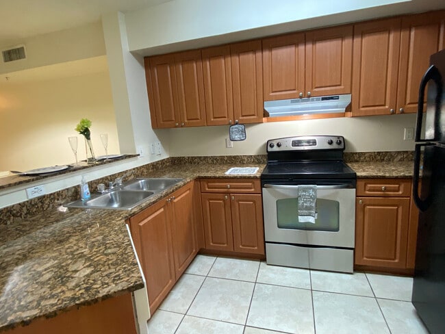 17602 NW 25th Ave in Miami Gardens, FL - Building Photo - Building Photo