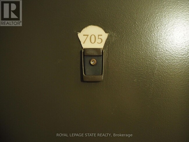 6720 Glen Erin Dr in Mississauga, ON - Building Photo - Building Photo