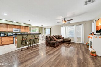 15385 W Cottonwood Cir in Surprise, AZ - Building Photo - Building Photo