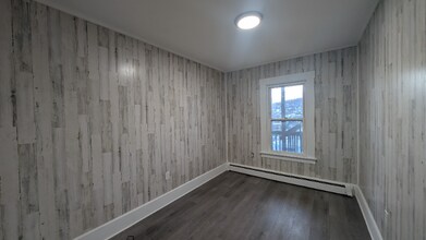 250 Madison Ave in Berlin, NH - Building Photo - Building Photo