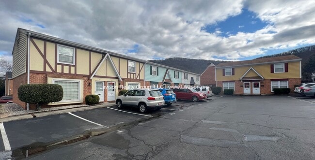 Richelieu Place Apartments in Roanoke, VA - Foto de edificio - Building Photo