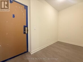 38 Annie Craig Dr in Toronto, ON - Building Photo - Building Photo