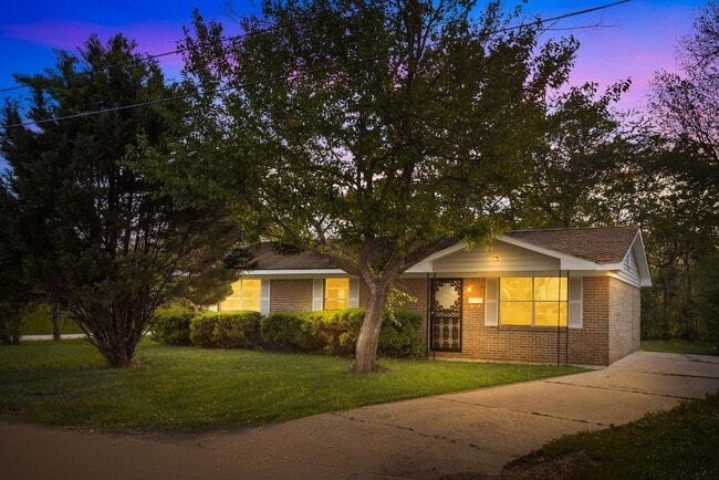 property at 1322 Frisco St