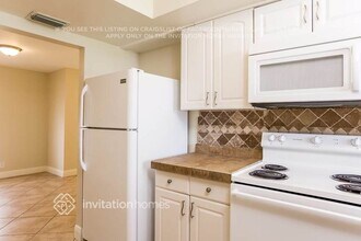 911 SW 69th Ave in North Lauderdale, FL - Building Photo - Building Photo