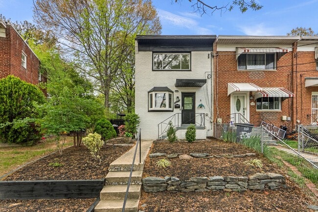 property at 3300 Manorwood Dr