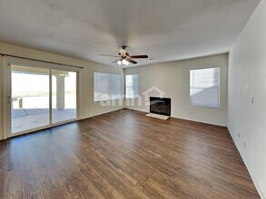 4229 N Ranier in Mesa, AZ - Foto de edificio - Building Photo