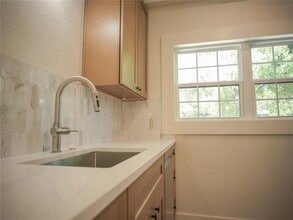 803 Oakland Ave in Austin, TX - Building Photo - Building Photo