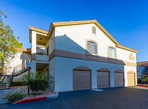1830 N Buffalo Dr in Las Vegas, NV - Building Photo - Building Photo