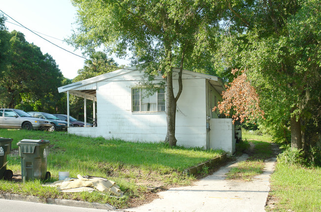 935-937 W Minneola Ave in Clermont, FL - Building Photo - Building Photo