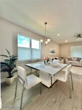 1064 Tranquil Brk Dr in Naples, FL - Foto de edificio - Building Photo