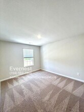 2166 Willow Gln Dr in Graham, NC - Building Photo - Building Photo