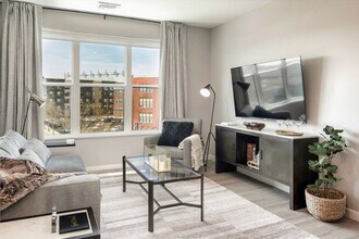 9 Tower Ln, Unit SI FL2-ID1380094P in New Haven, CT - Foto de edificio - Building Photo