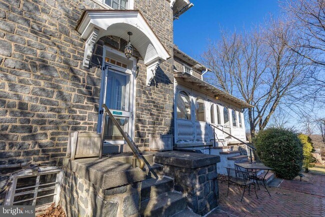 property at 28 W Main St