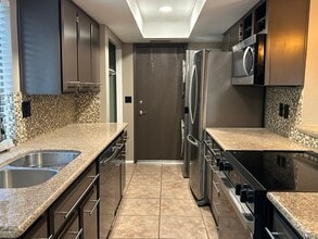 8638 S 51st St, Unit #3 in Phoenix, AZ - Foto de edificio - Building Photo