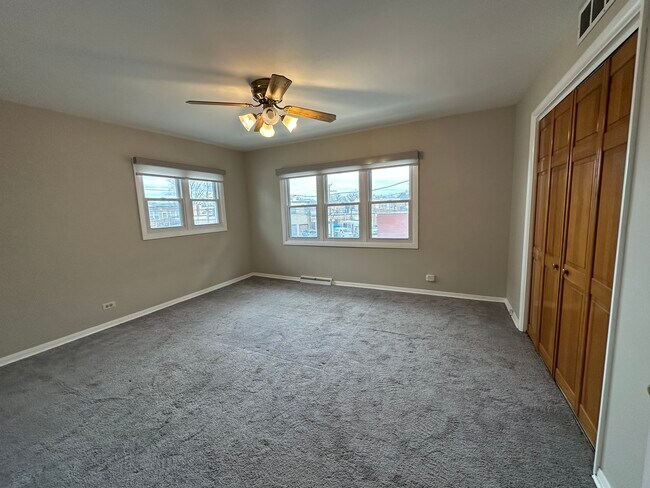 8942 Fairview Ave in Brookfield, IL - Foto de edificio - Building Photo