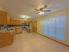 3206 E Lark St in Springfield, MO - Building Photo - Building Photo