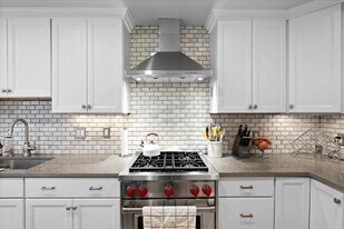 881 E 2nd St, Unit 1 in Boston, MA - Building Photo